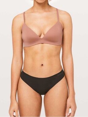 Lululemon Take Shape Bra
Size 36B